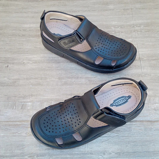 صندالة رجالية صيفية مريحة وعصرية لكل إطلالة